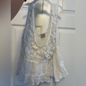 White crop top size XL!